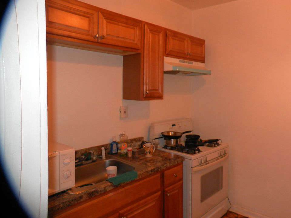 2nd image of 224 W Ontario St #1
