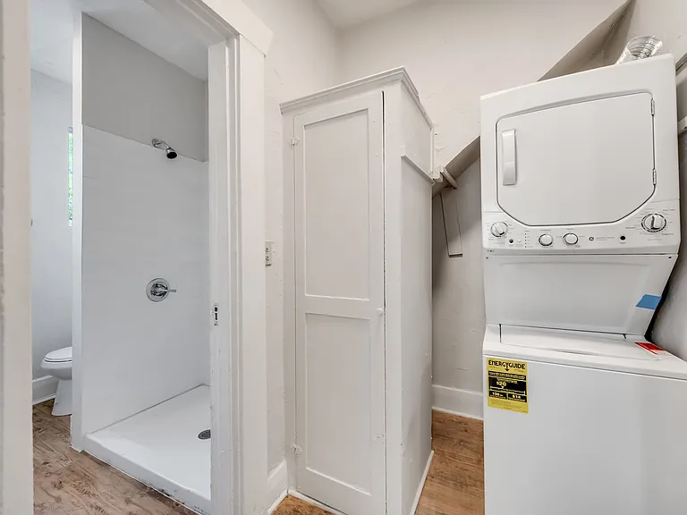310 E Lambright St — Photo 50