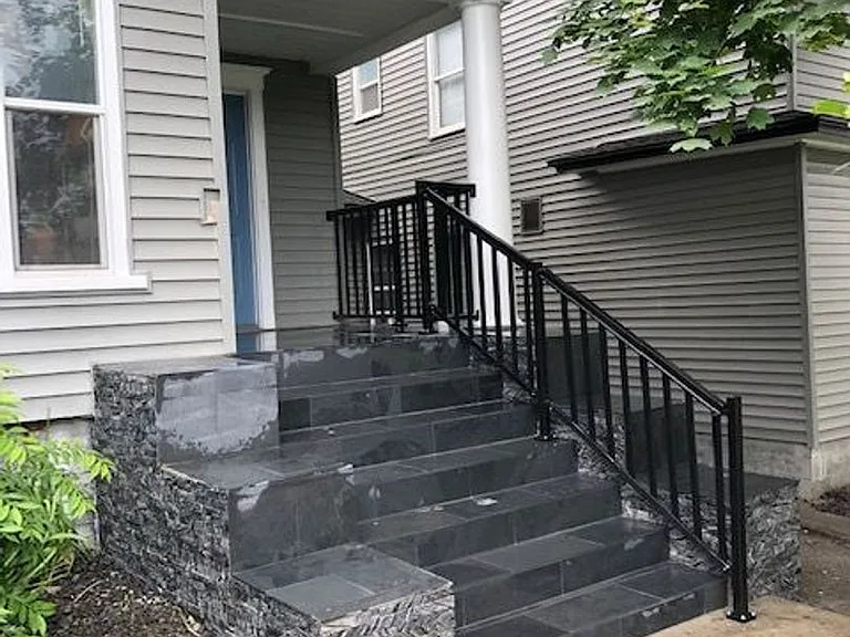 Adams Apartments — Photo 4