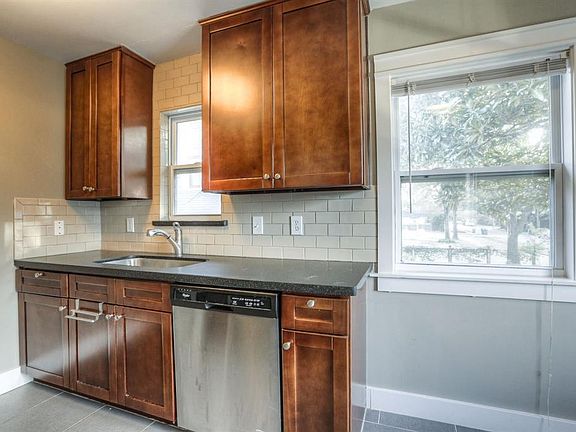 3rd image of 3406 Norhill Blvd #B