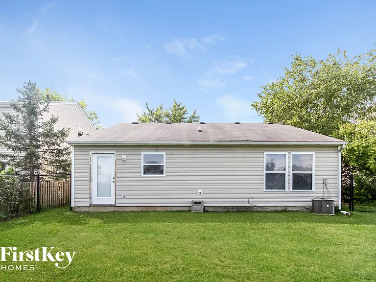 1861 Southernwood Ln — Photo 15