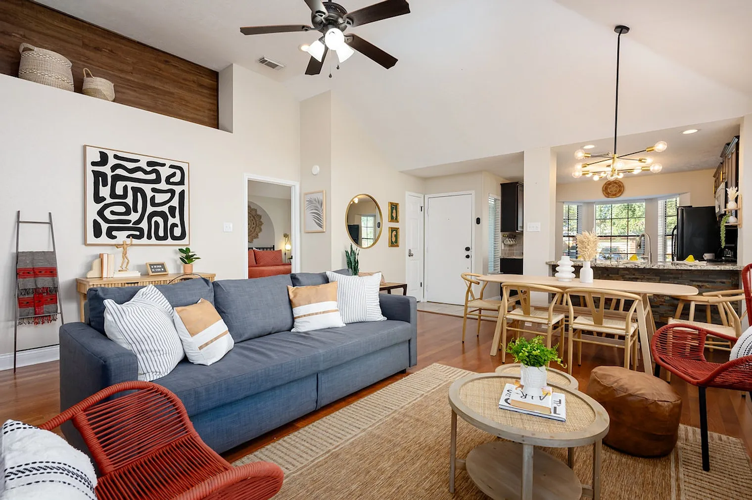 3 bed, 2.0 bath, $4,649 — Photo 2