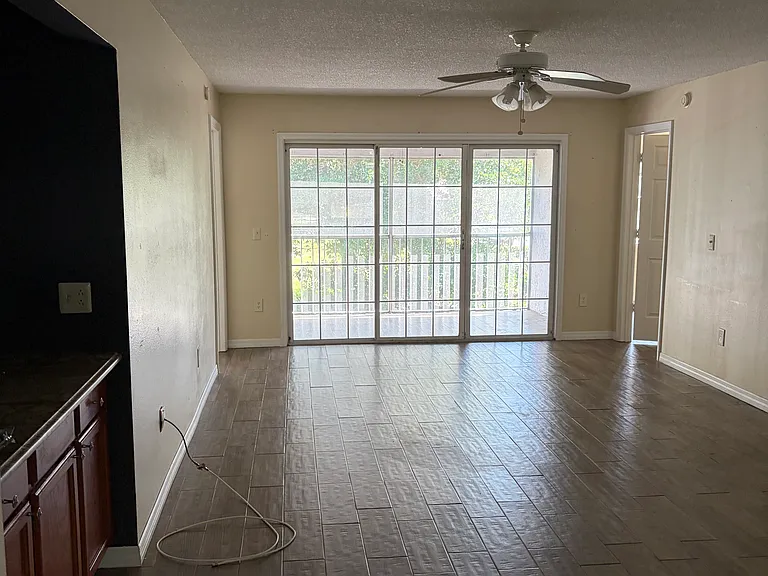 4210 Clubside Dr — Photo 8