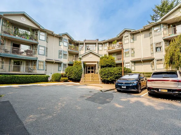 10743 139th St #105, Surrey, BC V3T 4L8