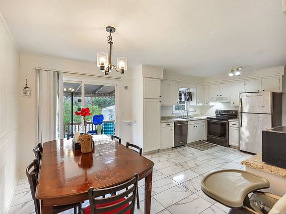 3rd image of 920 White Cut Rd