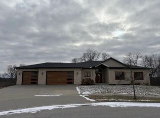 4001 Cartier Ave, Ames, IA 50014