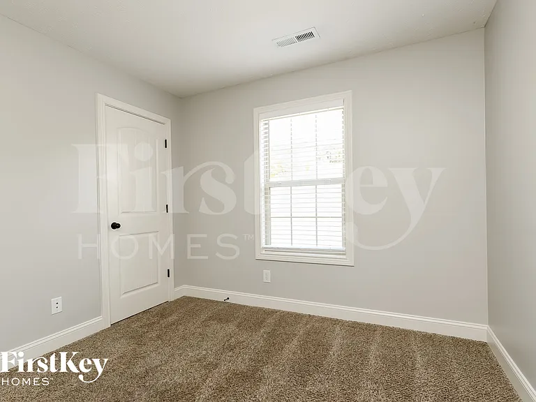 1145 Stillwood Dr — Photo 12