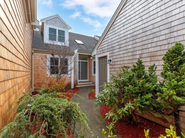 12 Holbeck Cor Unit 12, Plymouth, MA 02360