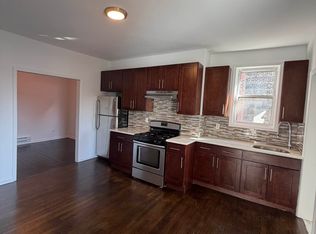685 Lorimer St APT 3, Brooklyn, NY 11211