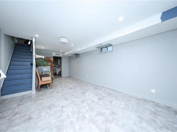 969 Armstrong Avenue image 28 of 34