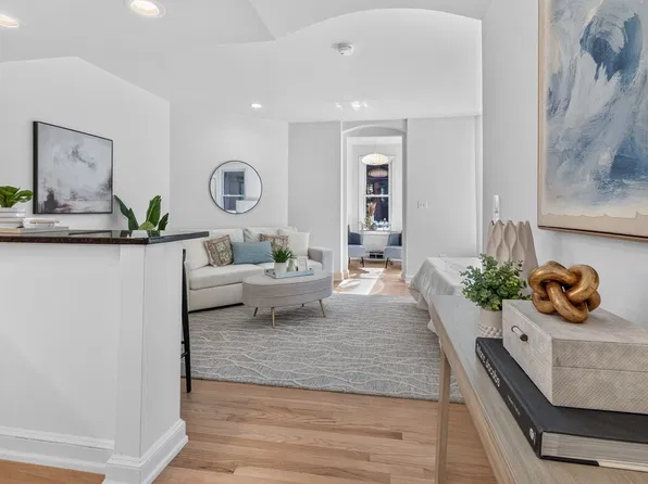 176 Commonwealth Ave APT 3, Boston, MA 02116