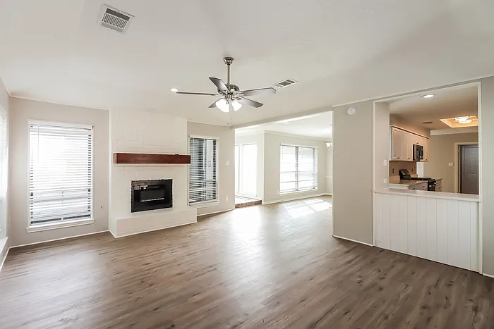 1918 Briarturn Dr — Photo 5