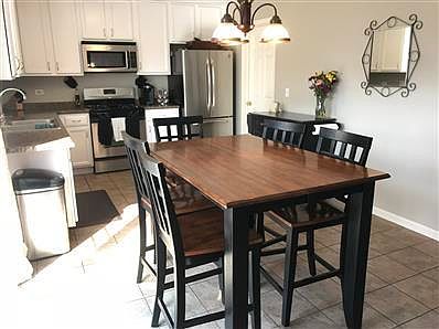 3rd image of 5498 Danbury Cir