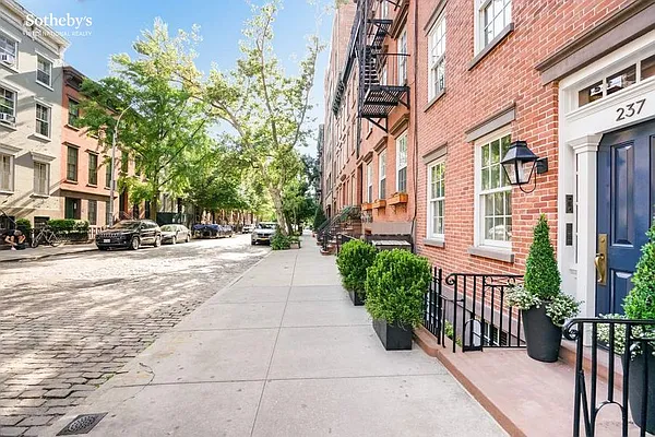 Rented by Sotheby's International Realty | media 58