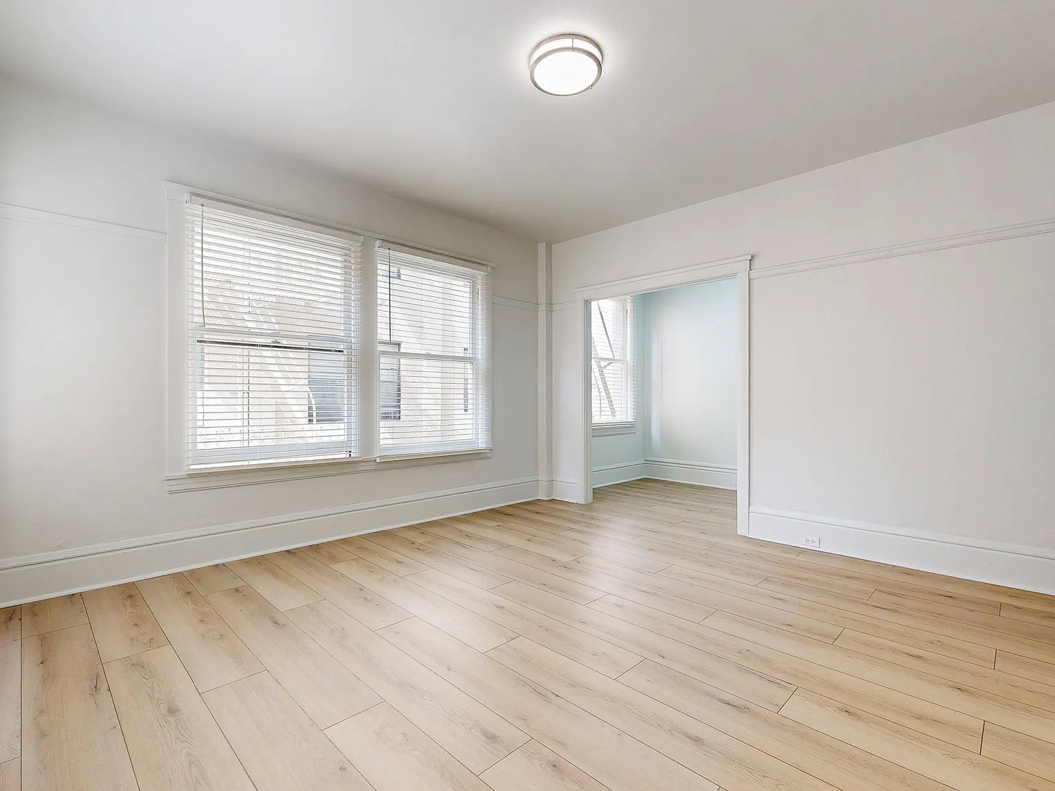 Charming Studio in Nob Hill | Pet Friendly | Shared Laundry — Photo 3