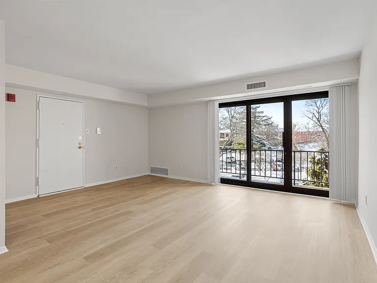 Ambassador Apartments — Photo 39