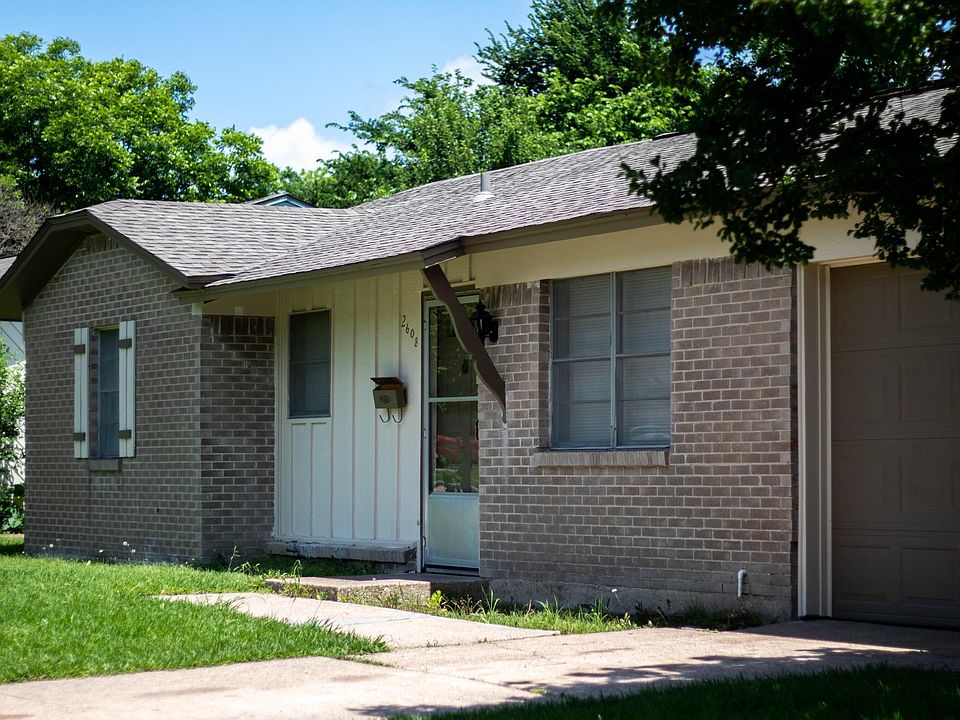 1st image of 2608 Emerald Dr