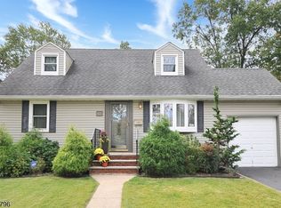426 Edgewood Rd, Linden, NJ 07036