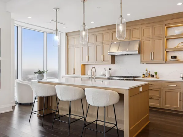 1111 W River Pkwy #24C, Minneapolis, MN 55415