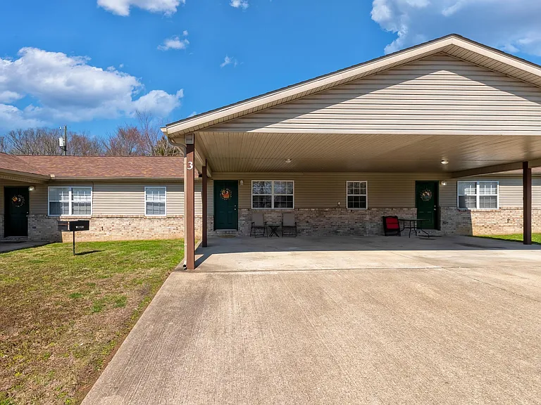 1942 Hudspeth Rd #6 — Photo 1