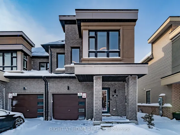 30 Caspian Sq, Clarington, ON L1C 7G3