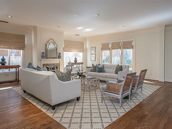 4th image of 1822 Westover Square Dr