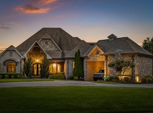 8075 Jonathan Dr, Ooltewah, TN 37363