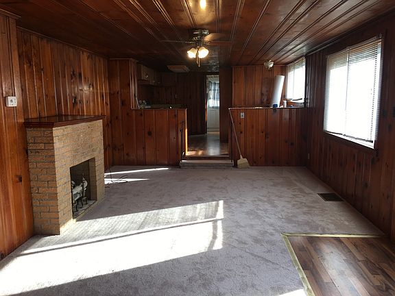 Family room looking south