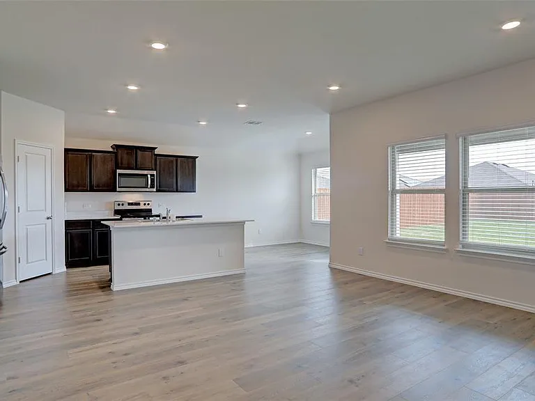 6517 Waterfall Ln — Photo 8