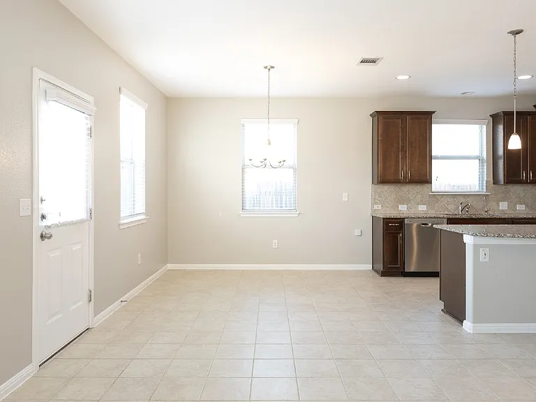 245 Pearl Way — Photo 11