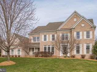 43740 Paramount Pl, Chantilly, VA 20152