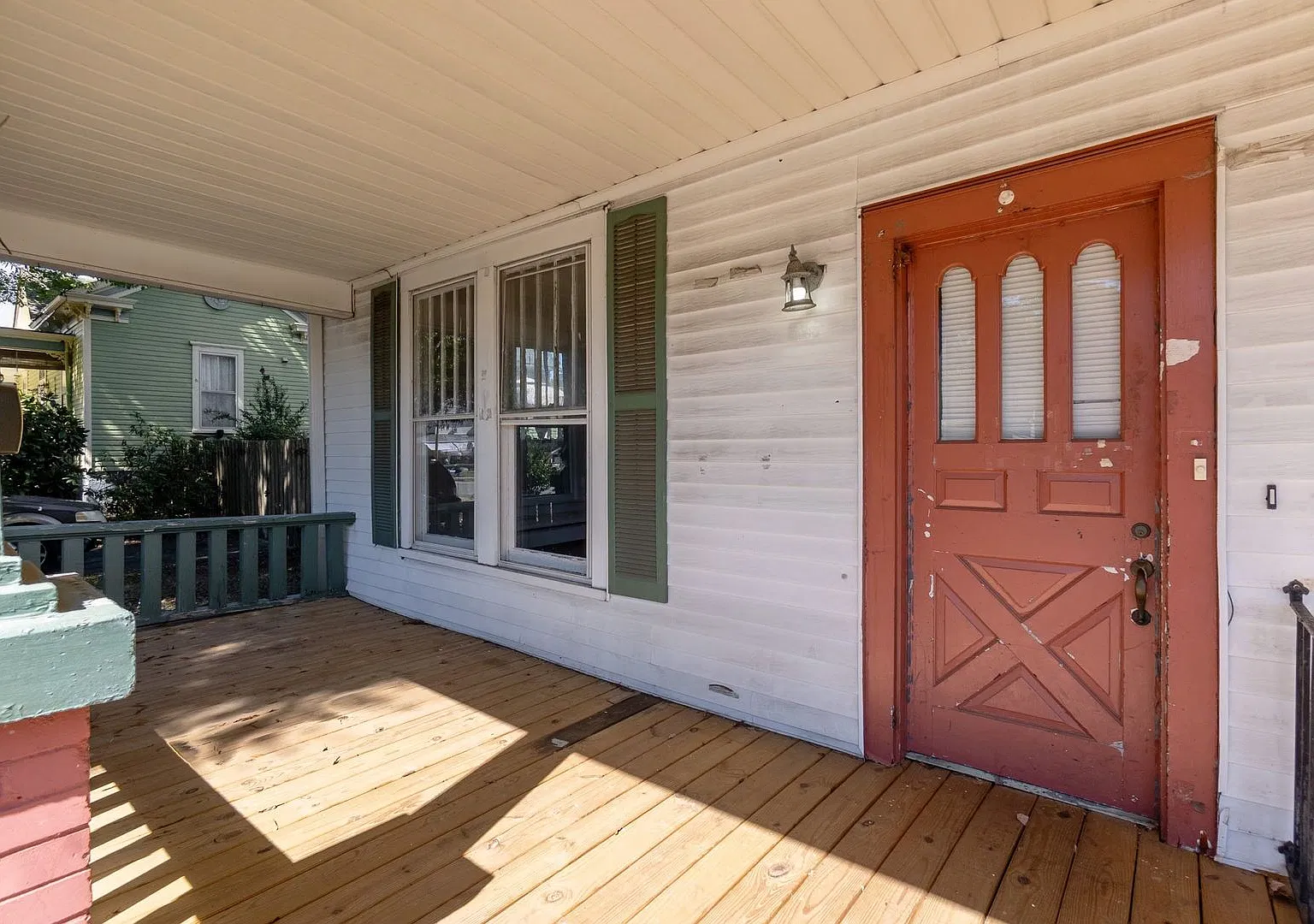 Move In ready Three Bedroom Home! — Photo 2