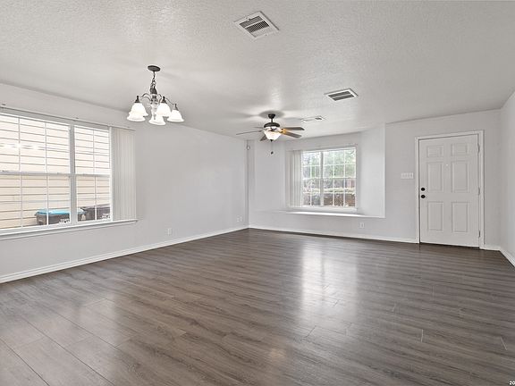 3rd image of 6930 Pecan Fall