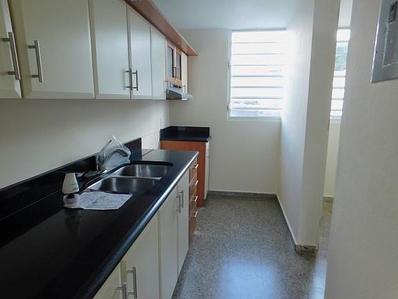 KITCHEN LEFT SIDE