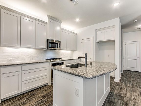 5th image of 1306 Casselberry Dr