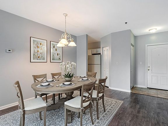3rd image of 10 N Lake St APT 309
