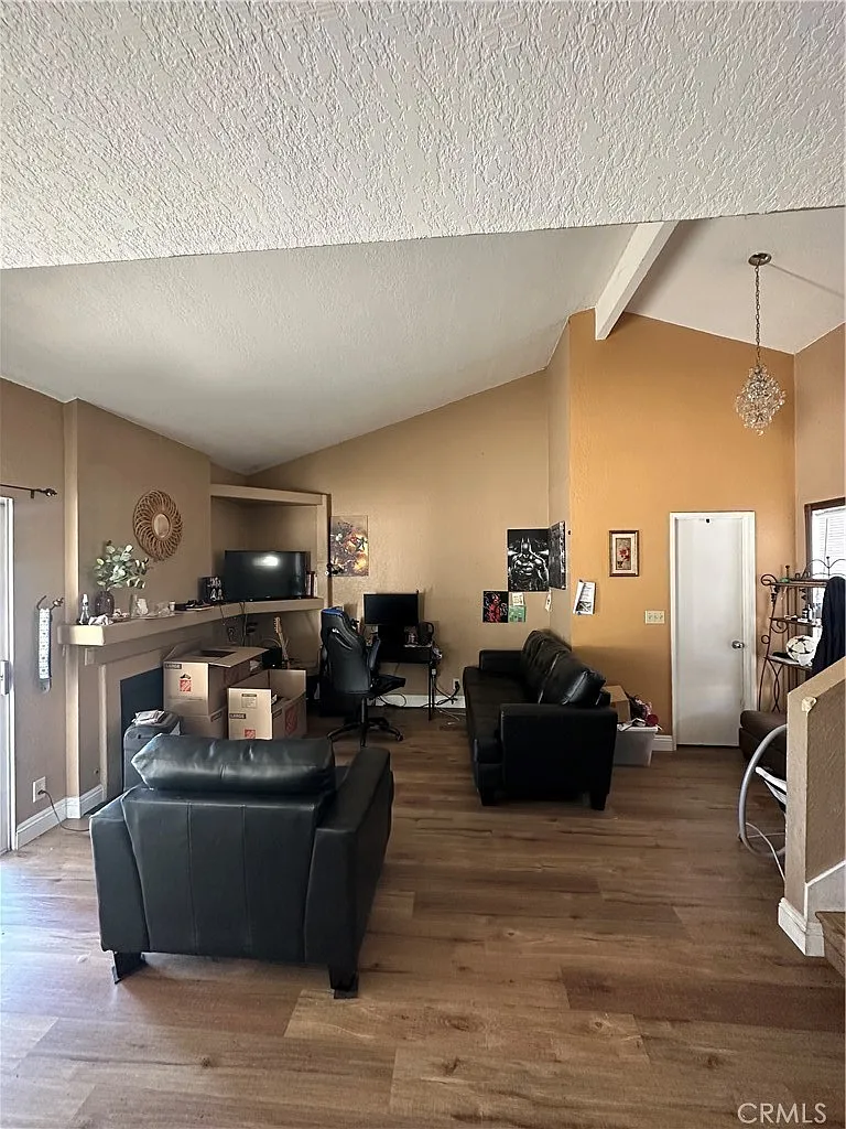 2 bed, 1.5 bath, 1150 sqft, $2,200 — Photo 1