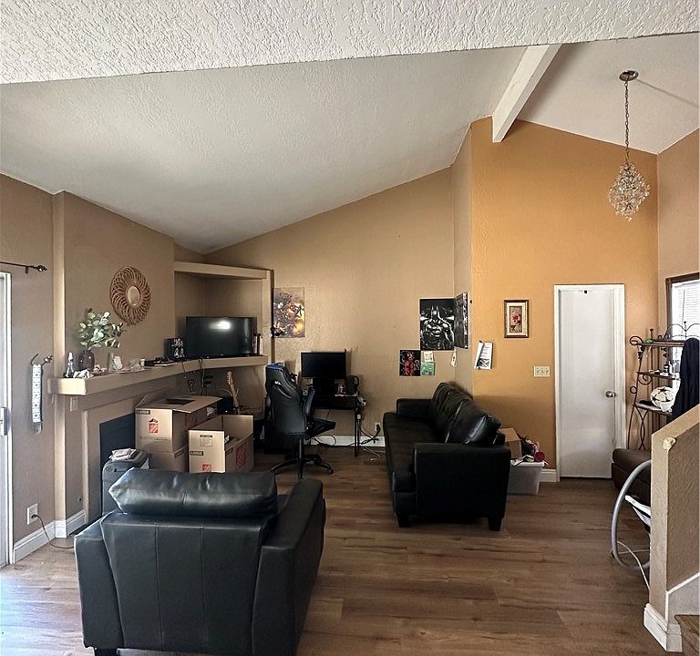1st image of 292 Parkview Pl