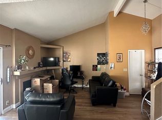 292 Parkview Pl, Lake Elsinore, CA 92530