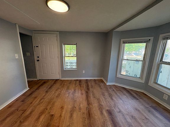 4th image of 1219 Washington Ave