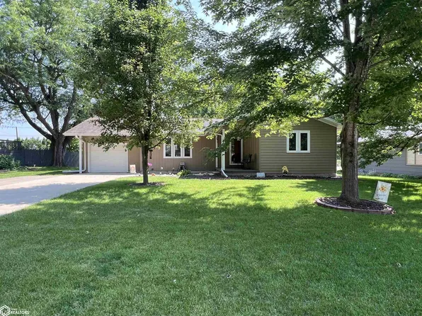 1002 Hillcrest Dr, Fairfield, IA 52556