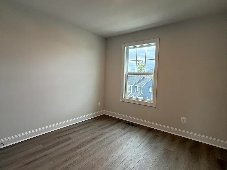 1362 Laconia Ln — Photo 15