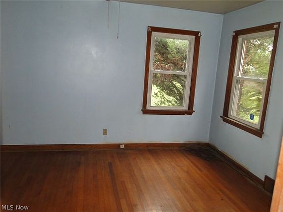 5th image of 65 Lansdowne Blvd