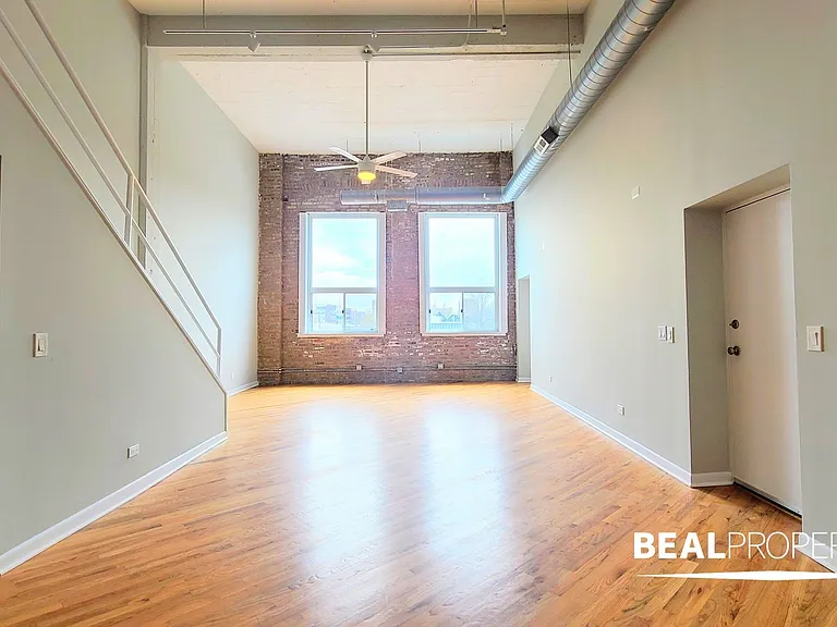 2320 N Damen Ave #2D — Photo 2