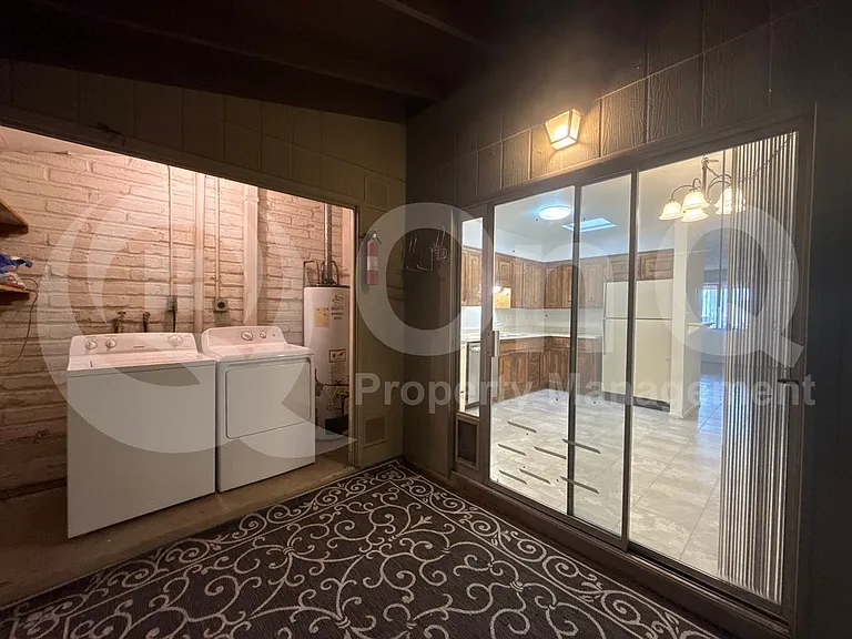 3930 N Stone Ave — Photo 20