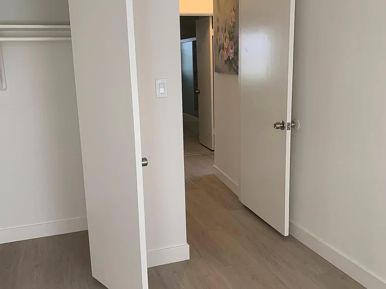 4 1241south Bundy Dr #4 — Photo 15