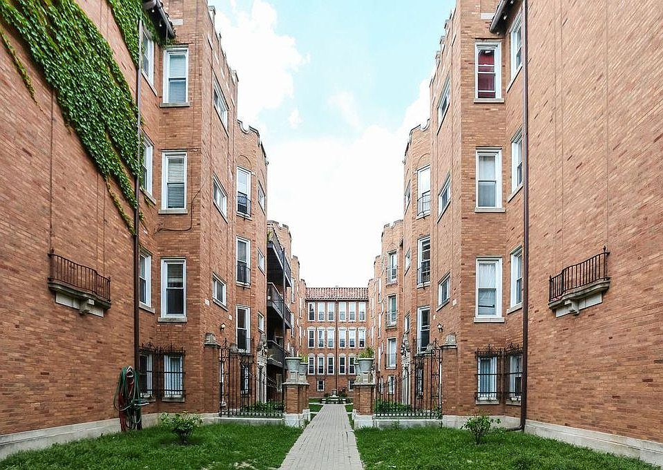 1st image of 1638 W Greenleaf Ave #46