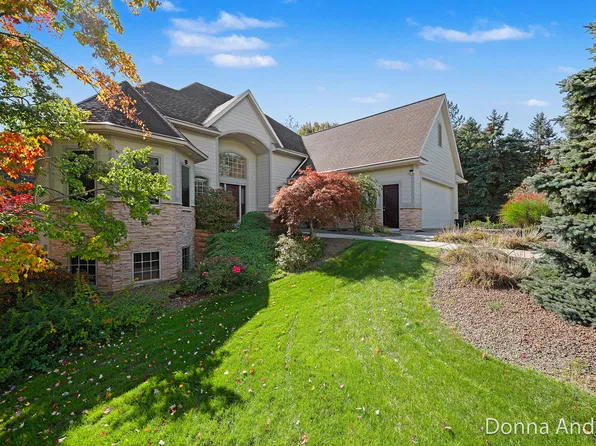 6859 Chandler Woods Dr NE, Belmont, MI 49306