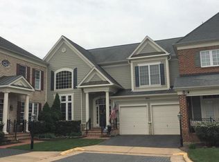 19211 Skinner Sq, Leesburg, VA 20176