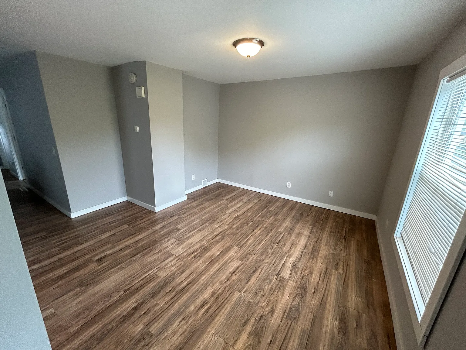 2 bed, 900 sqft, $1,500 — Photo 4